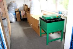 Gewerbeeinheit mit Kartonschredderer